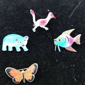 Enamel Pins Fish Bear Butterfly Roadrunner Republic of Korea Vtg Lot 4 Brooches